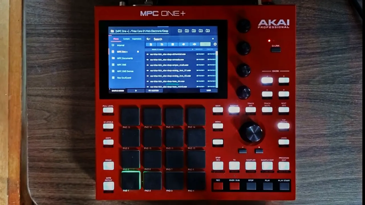 MPC One House Music: Building a House Track Idea from Scratch 2 Selecting samples from a USB sample library on MPC1 Plus